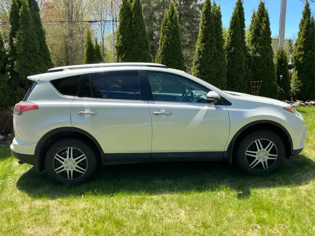 2017 LimitedToyota RAVA