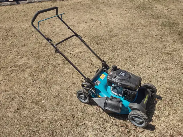 Tondeuse a gazon YARDWORKS 174cc 21'' de coupe a éjection latéra