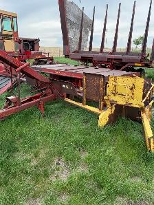 New Holland 1034 Stackliner Bale Wagon - Photo 3