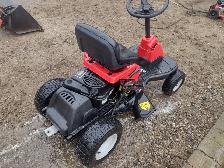Tracteur a gazon YARD MACHINES 190cc 24'' de coupe année 2015 - Photo 4