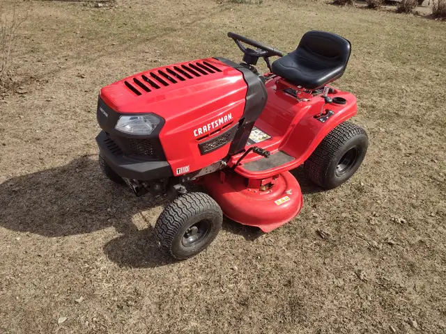 Tracteur a gazon CRAFTMAN 17.5hp 42'' de coupe servie environ 20