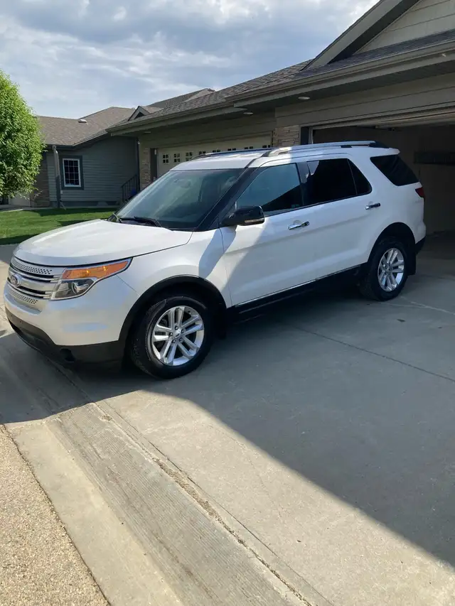 2012 Ford Explorer XLT - 7 Passenger