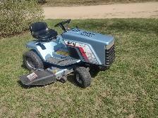 Tracteur a gazon YAMAHA YT5700 moteur YAMAHA 16 hp V-TWIN