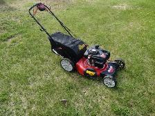 Tondeuse a gazon autopropulsé 4 vitesses TROY BILT 21'' de coupe