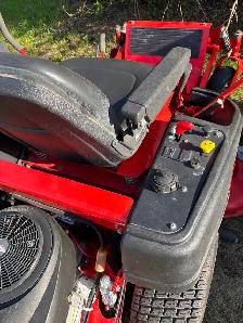 52 inch zero turn mower - Photo 2
