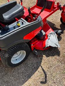 52 inch zero turn mower - Photo 7