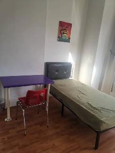 Room for Rent - Photo 3
