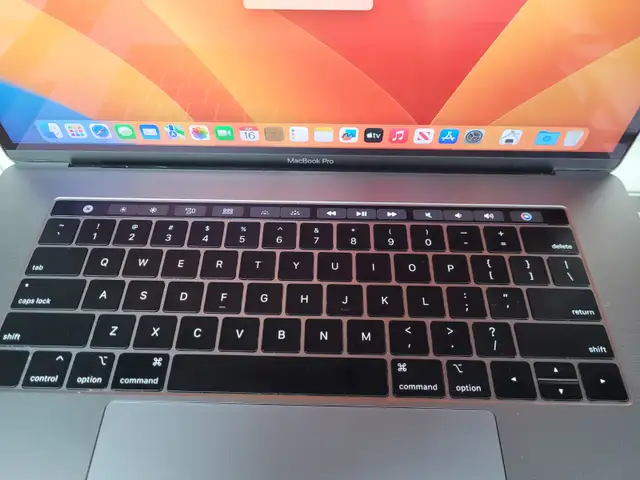 Apple Macbook Pro touchBar 15 pouce 2018