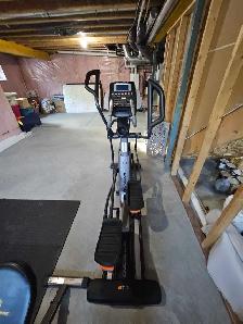 NORDIC TRACK HIGH QUALITY ELLIPTICAL - Photo 3