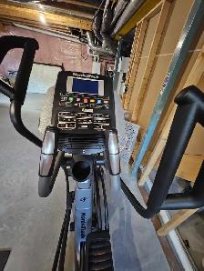 NORDIC TRACK HIGH QUALITY ELLIPTICAL - Photo 4