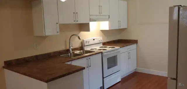Beautiful 2 BR Den Basement Suite, Westwood plateau, Coquitlam