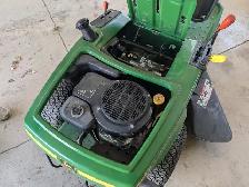 John Deere RX75 Riding mower. - Photo 3