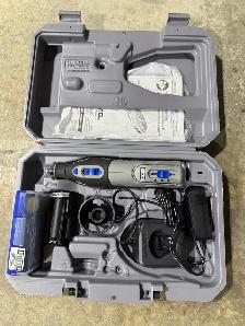 DREMEL 8220 - Like New
