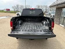 2021 Ram 1500 Classic Crew Cab 4x4 SLT 5.7L - Rebuilt Title - Photo 7