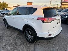 2016 Toyota RAV4 LE - Photo 4