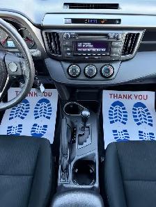 2016 Toyota RAV4 LE - Photo 12