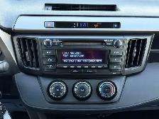 2016 Toyota RAV4 LE - Photo 14