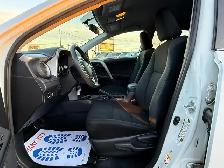 2016 Toyota RAV4 LE - Photo 20