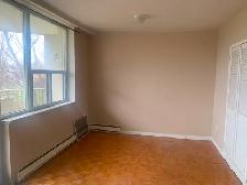 $ 700 Room available for students\ Professional In Shared Apt - Photo 2