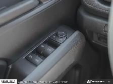 2026 Chevrolet Colorado Trail Boss TECHNOLOGY PKG // CONVENIE... - Photo 16