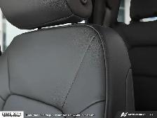2026 Chevrolet Colorado Trail Boss TECHNOLOGY PKG // CONVENIE... - Photo 20