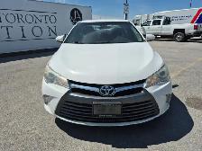 2016 Toyota Camry Hybrid - Photo 2