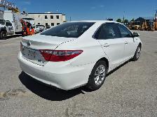 2016 Toyota Camry Hybrid - Photo 5