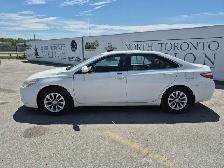 2016 Toyota Camry Hybrid - Photo 8