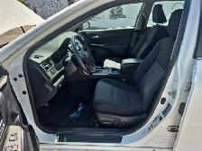 2016 Toyota Camry Hybrid - Photo 13