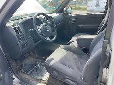 2004 Chevrolet Colorado - Photo 11