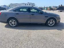 2017 Ford Taurus - Photo 4