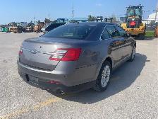2017 Ford Taurus - Photo 5