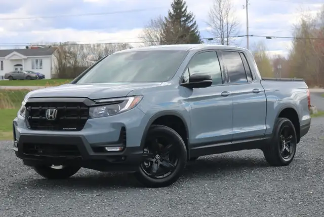 2025 Honda Ridgeline Black Edition (AWD)