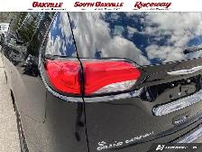 2024 Chrysler Grand Caravan SXT | NO ACCIDENTS | CLEAN CARFAX | - Photo 11