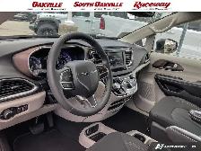 2024 Chrysler Grand Caravan SXT | NO ACCIDENTS | CLEAN CARFAX | - Photo 13