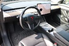 2022 Tesla Model 3 - Photo 9