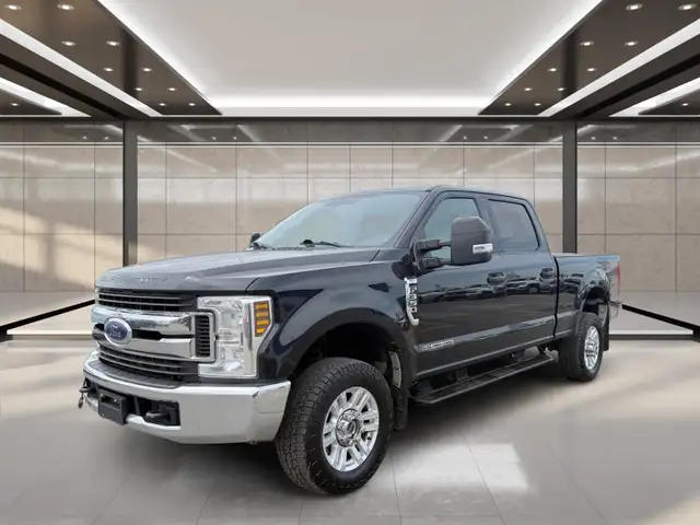 2019 Ford Super Duty F-350 SRW XLT 4WD Crew Cab 6.75' Box