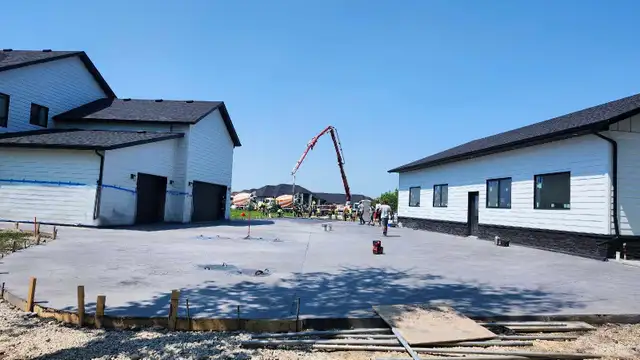 Experienced Paving Stone and Concrete Workers
