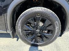 2023 Nissan Rogue AWD SV Midnight Edition CLEAN CARFAX - Photo 11