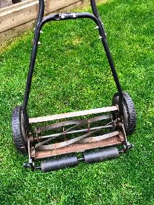 Lawnmower - Photo 2