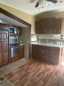 2014 Cedar Creek Silverback Couples 5th Wheel for Sale - Photo 5