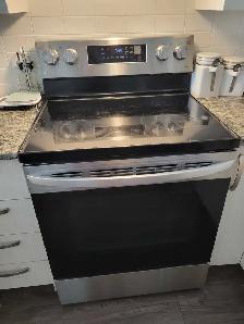 stove LG , good condition
