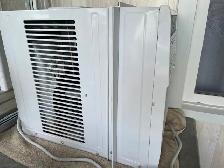 A great window A/C unit at a bargain price. - Photo 2