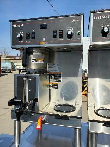 TWO (2) LARGE BUUN COFFEE BREWERS WITH TWO DETACHABLE POTS - Photo 2