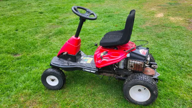 Troy-Bilt lawn tractor 10hp 6 speeds $300 ph.902 565-7430