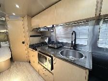 2014 Airstream 30FBQ BUNK - Photo 11