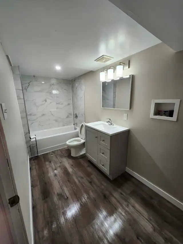 Recently Renovated 2 Bedroom Apartment