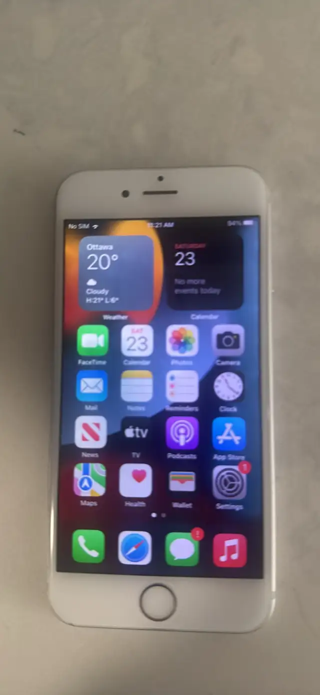 Silver 64GB iPhone 6s FOR SALE!