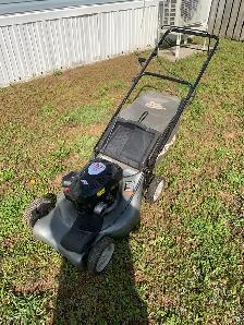craftsman self propelled lawnmower/ rear bagger