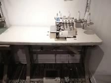 Serger Juki 3716, used, servo motor , made in Japan 5-threads - Photo 3